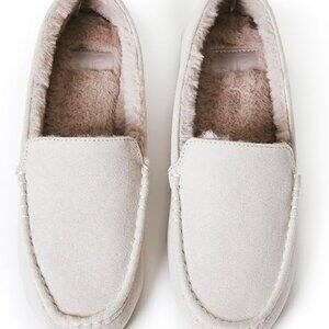 JustFab Fuzzy Slippers/Loafers